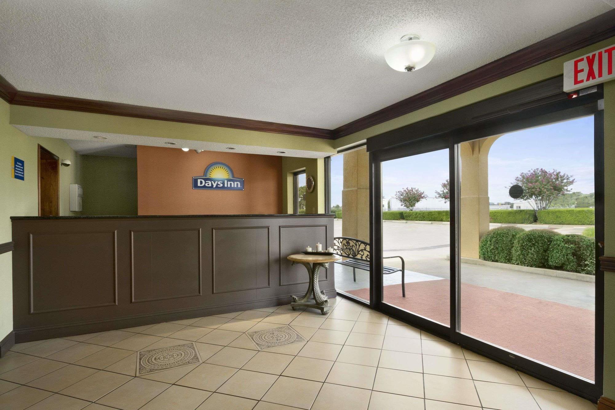 Days Inn By Wyndham Southaven Ms מראה חיצוני תמונה